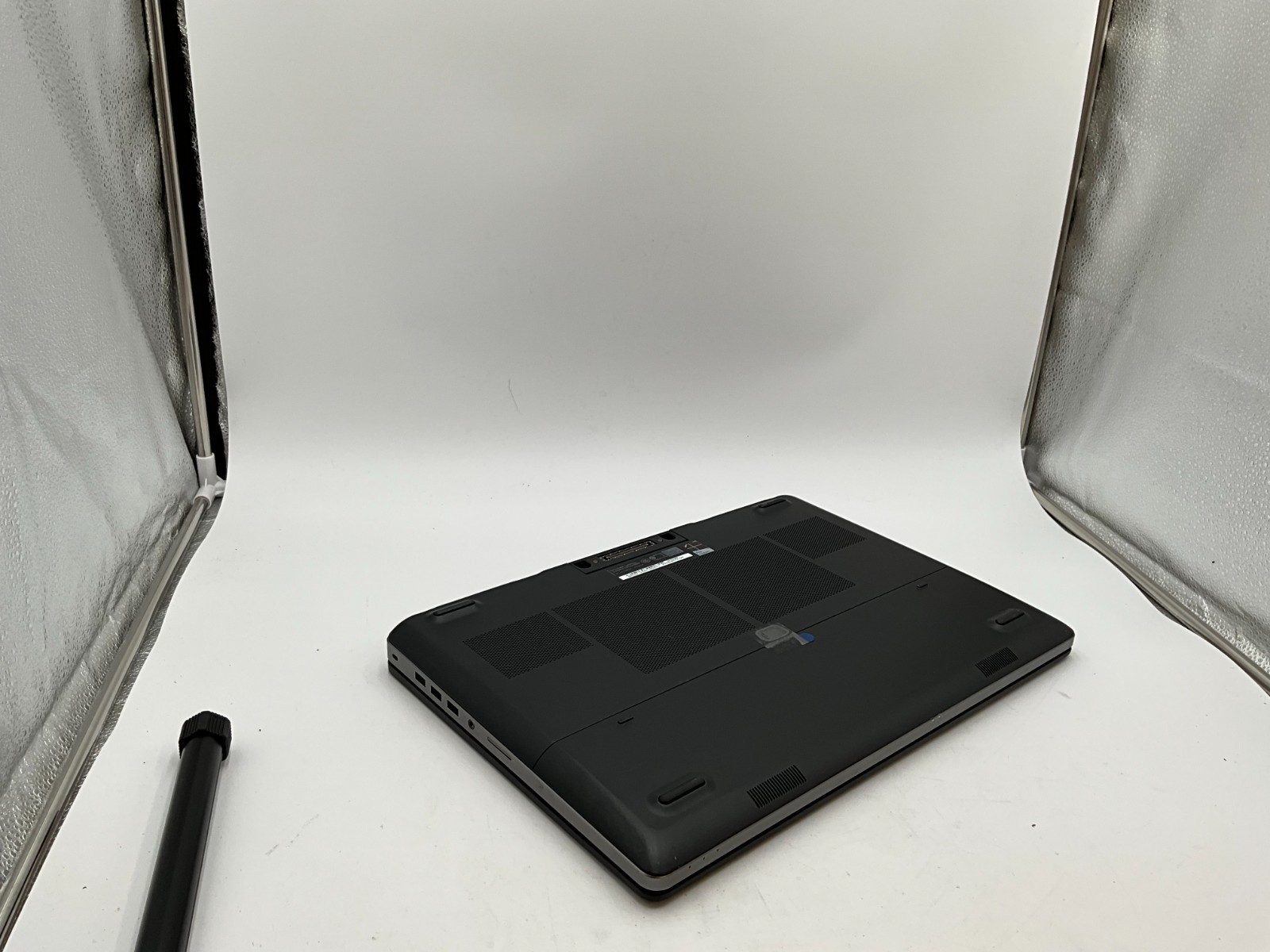 DELL Precision 7710 i7-6820HQ 32GB 512GB 17.3″ M3000M LAPTOP 6MGWQ72 NO OS