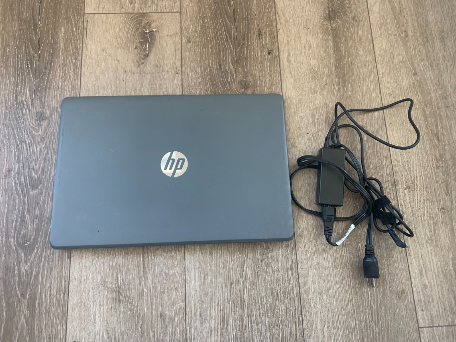 HP 15-bs033cl 15.6″ Touchscreen intel Core i3-7100U 2.40GHz 8GB RAM 1TB Win 10