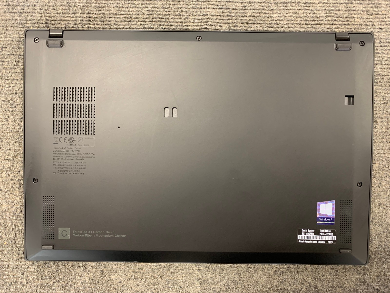 Lenovo ThinkPad X1 Carbon Gen 8 14″ Laptop i7-10510U 16GB RAM 1TB NVMe