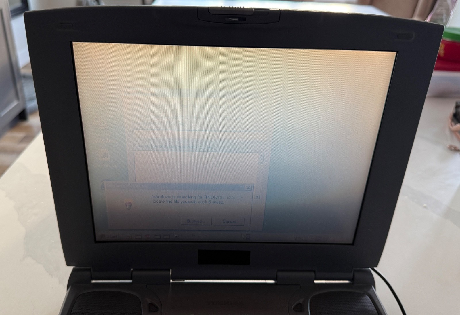 Toshiba Satellite 2520CDS Laptop (Vintage, 1999), AMD K6-2 300 processor
