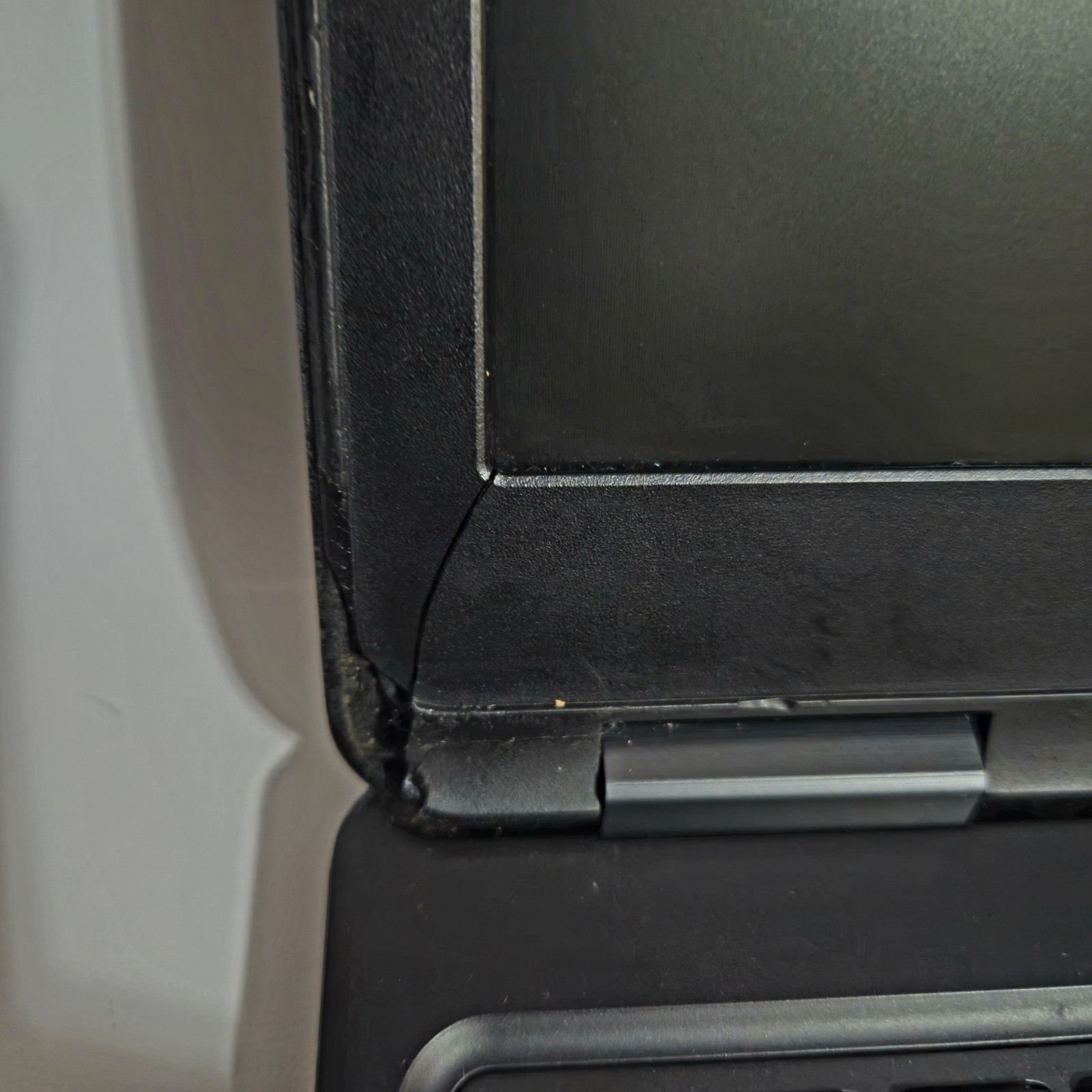 Dell Latitude E5550 15.6″ FHD i5-5300U 8GB RAM 500GB HDD Win10 Home Webcam