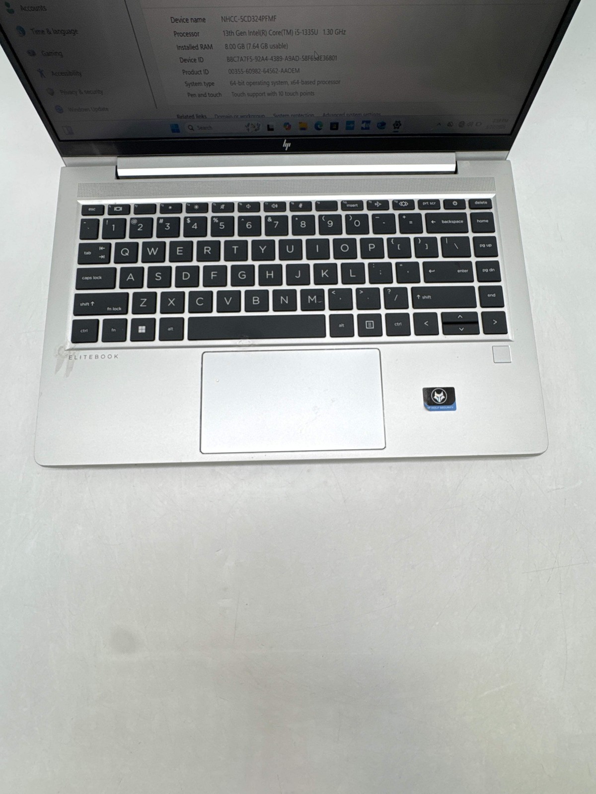 HP EliteBook 640 G10 14.0″ Touch Core i5-1335U 256GB SSD 8GB RAM- Screen Marks