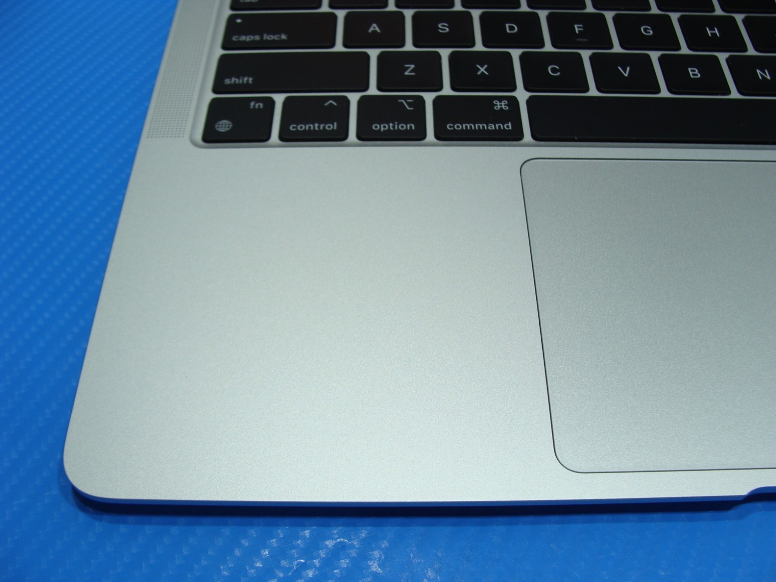 Apple MacBook Air A2337 13.3″ M1 (2020) 8CPU/7GPU 8GB 256GB OS TAHOE +Charger