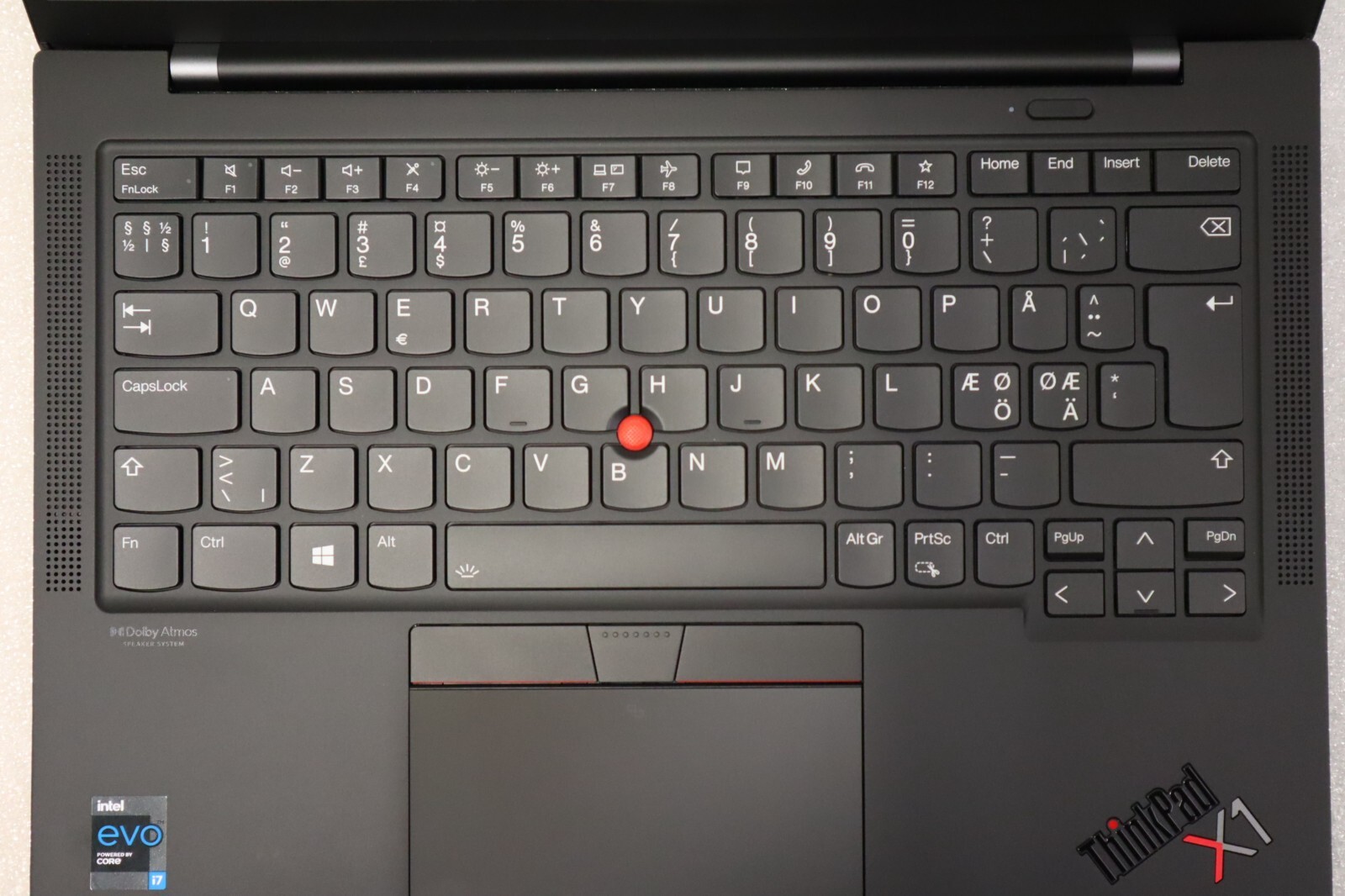SCANDINAVIA SWEDEN LENOVO THINKPAD X1 CARBON G9 WQUXGA i7-1165G7 32GB LINUX WIN
