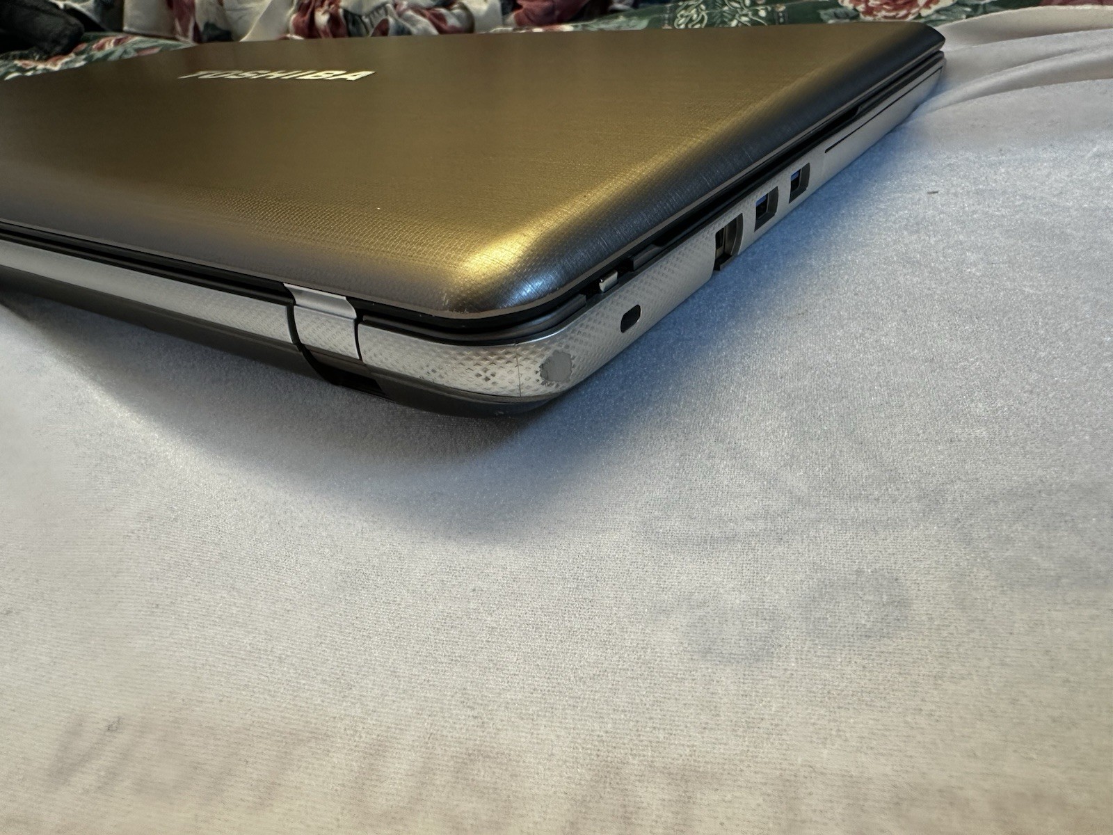Toshiba Satellite P875-S7200- Windows 7 Home Edition 16GB RAM-Kingston SSD 480GB