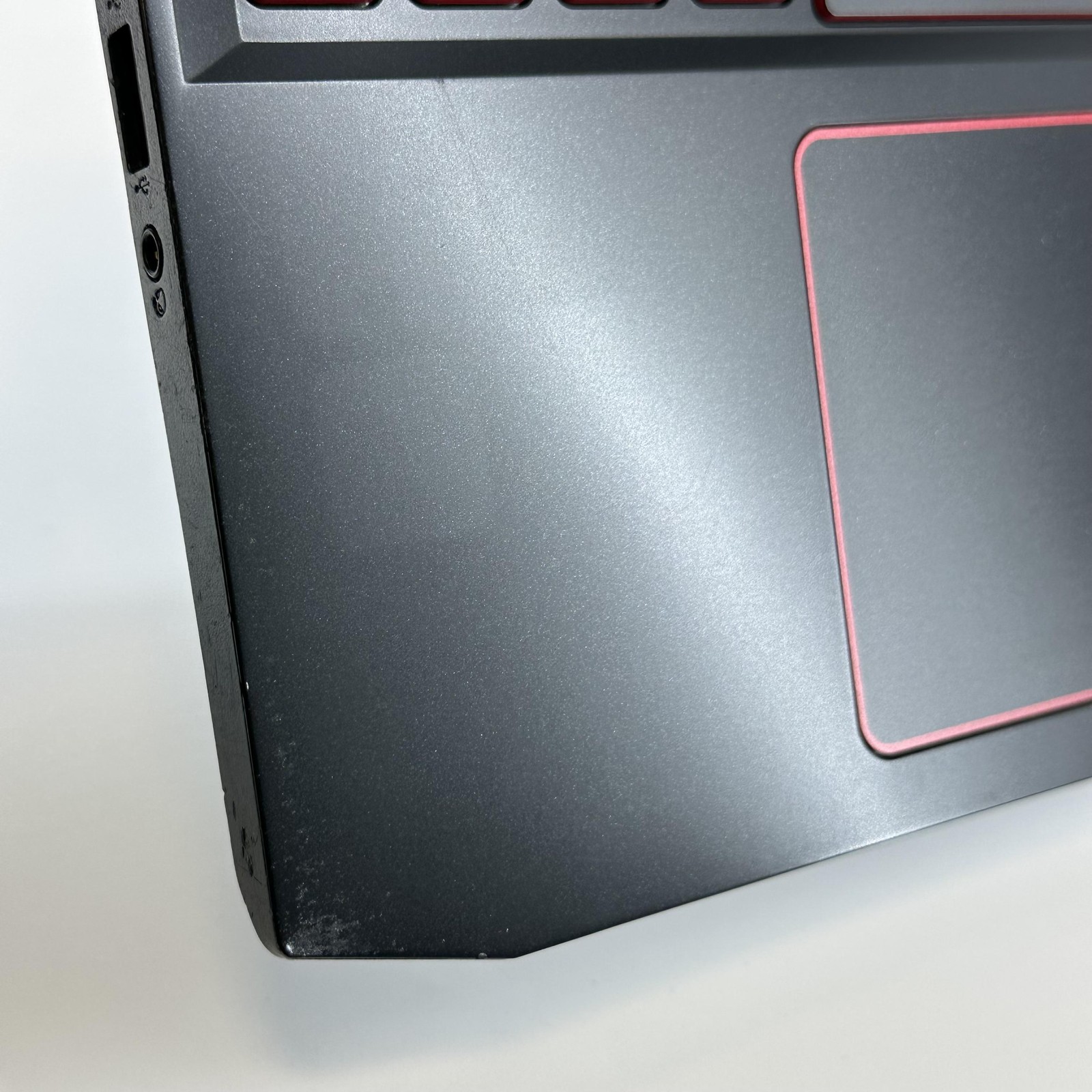 Acer Nitro 5 15.6 FHD i5-9300H 8GB 128GB SSD/1TB HDD GTX 1650 BAD ESC KEY