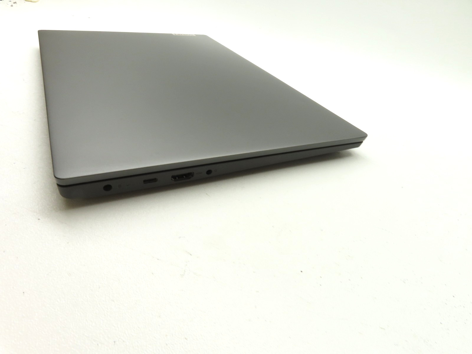 Lenovo IdeaPad 5 15IIL05 15.6″ Intel Core i7-1065G7 1.3GHz 16GB RAM 512GB SSD