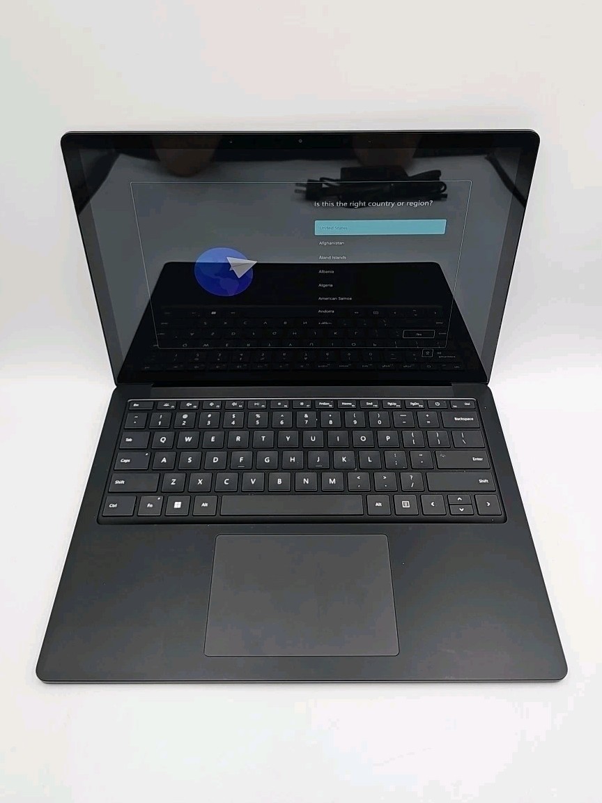Microsoft Surface 4 Laptop Intel Core i7-1187G7 3.00 GHz 16GB 512GB SSD **READ**