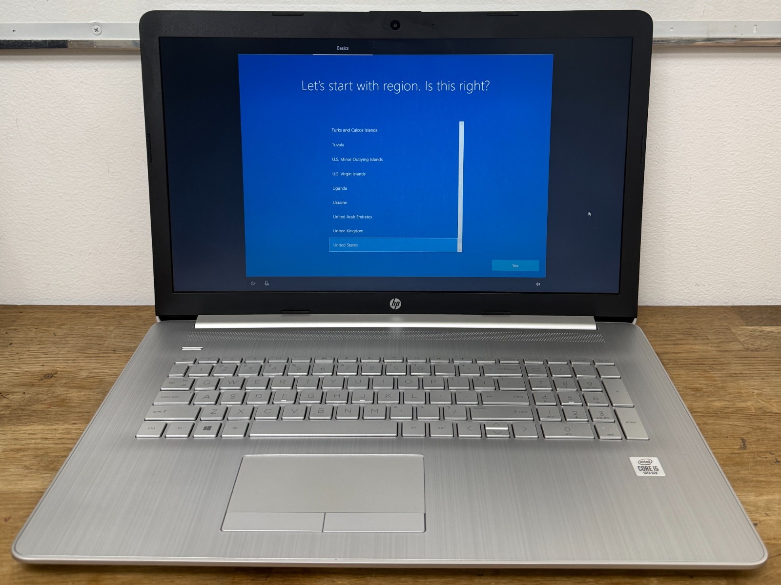 HP Laptop 17-by3065st 1.19 GHz Intel Core i5-1035G1 8GB Ram 120GB SSD Windows 10