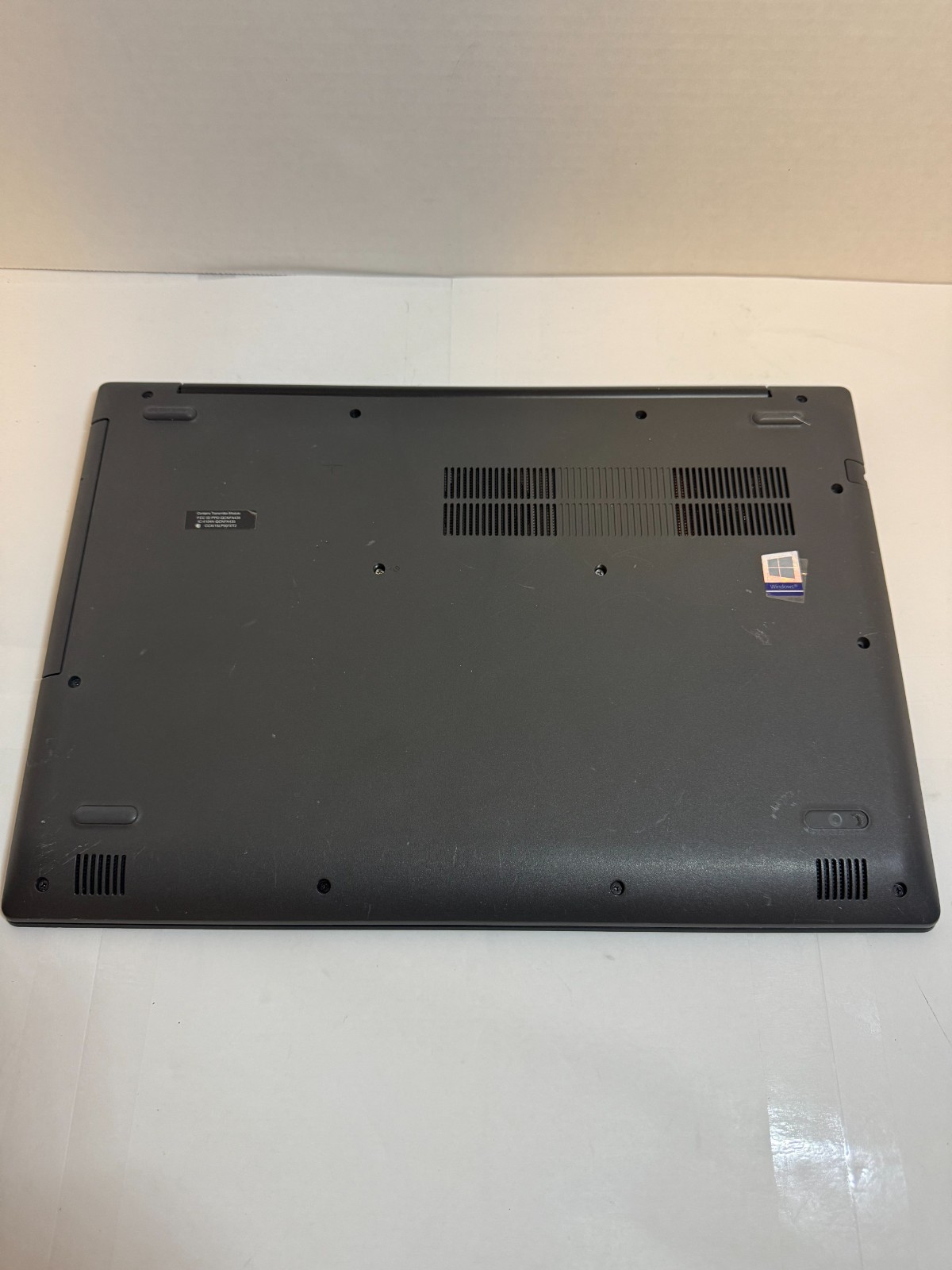 Lenovo IdeaPad 330 AMD Ryzen 3-2200U 12GB Ram 1TB HDD DVD-RW Radeon Win 11 S4