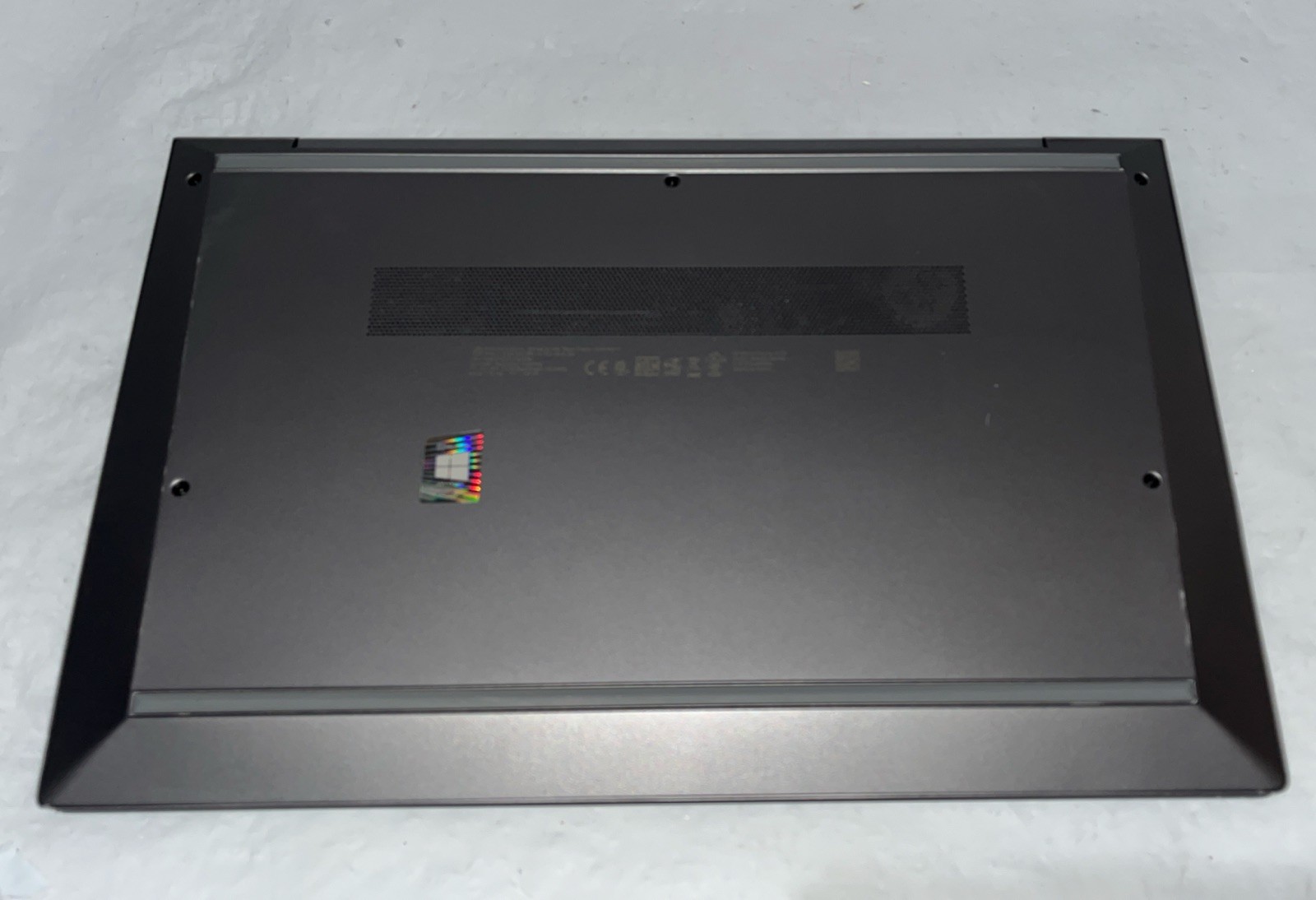 HP Z Book Firefly 14 G8 14″ i5-1145G7@2.6GHz, 16GB RAM, 256 GB M2, W11P *READ*