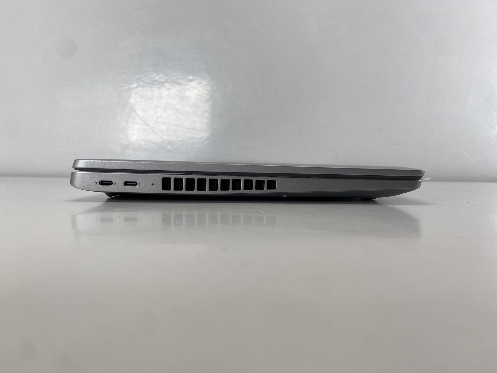 Dell Laptop Latitude 5550 15.6″ Intel Core Ultra 7 165U 512GB – Gray