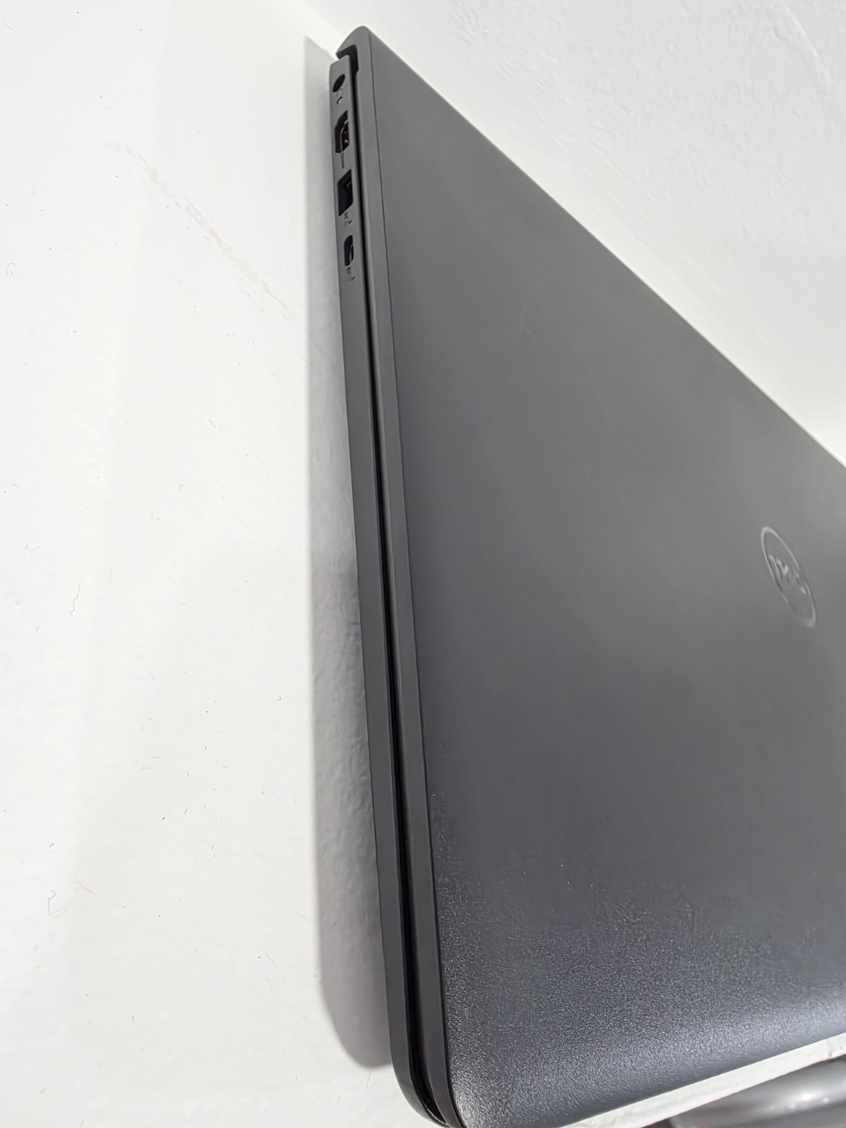 Dell Inspiron 15 3530 15.6″ Intel Core i7-1355U 16GB DDR4 1TB SSD Carbon Black