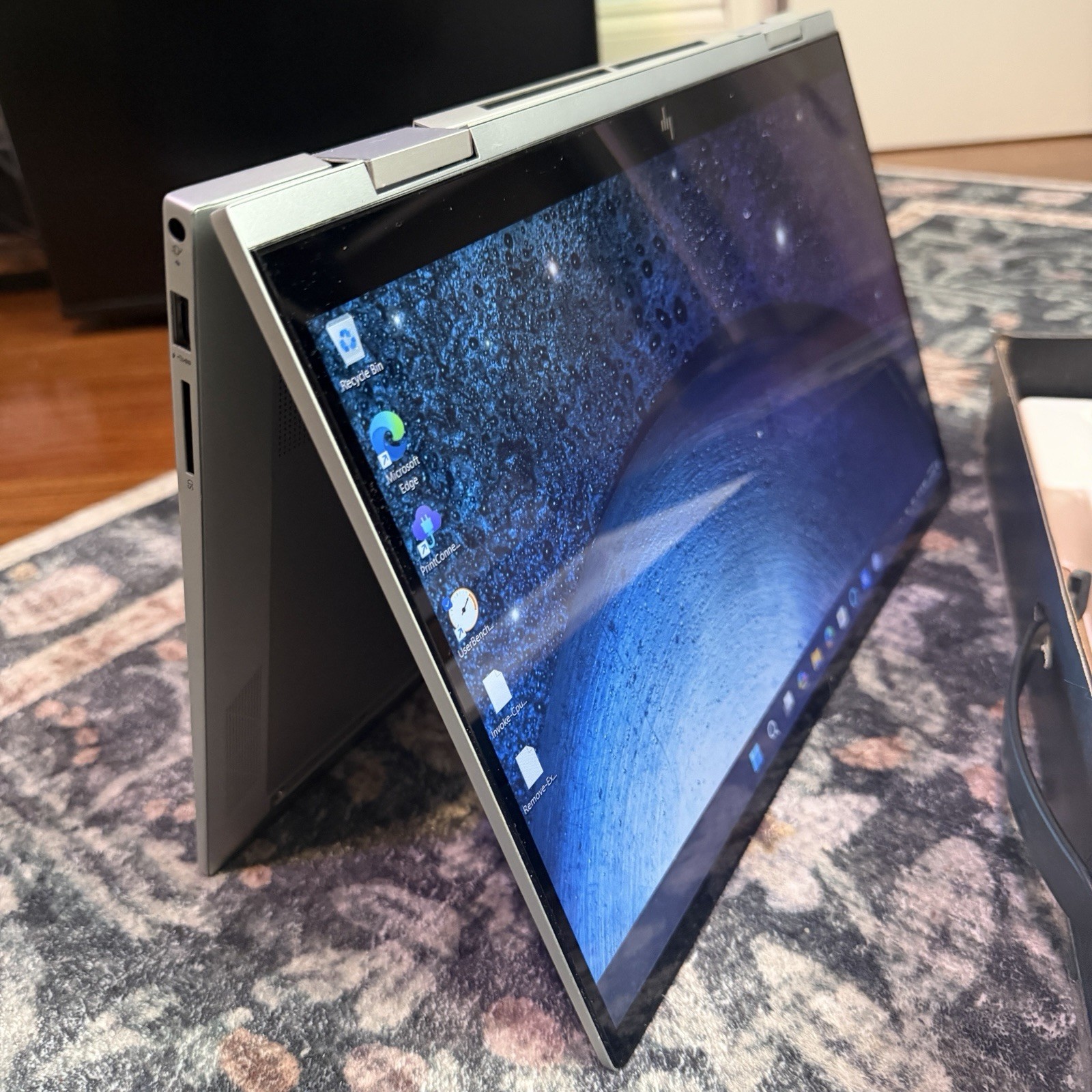 HP ENVY x360 15.6″ Touch i7-1165G7 40GB RAM 512GB SSD Windows 11 Pro 2-in-1