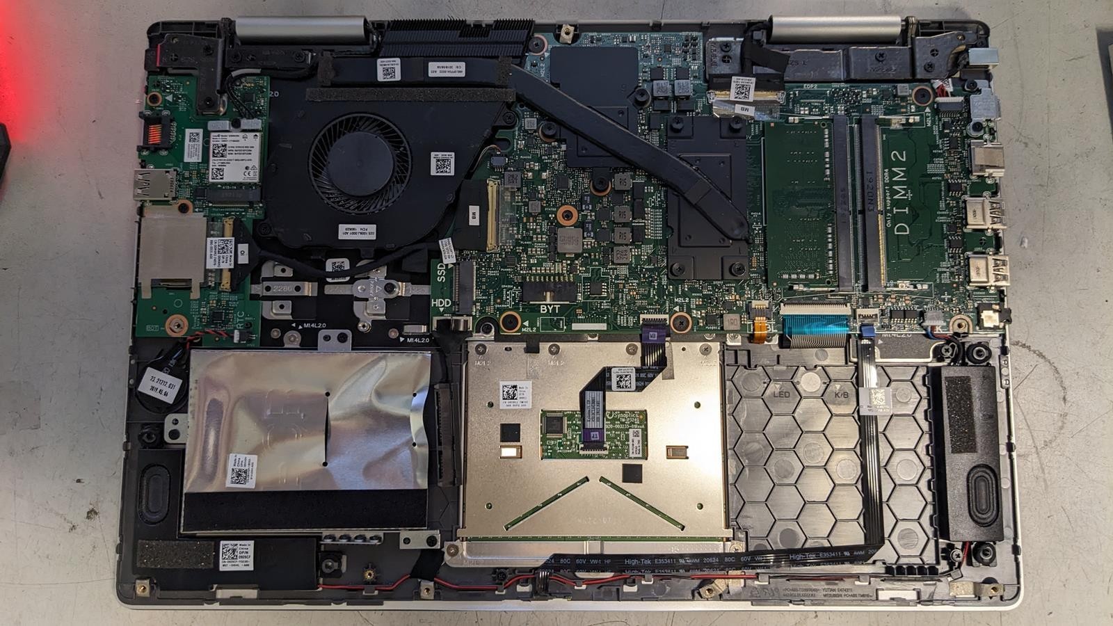 DELL INSPIRON 7580 i7-8565U @ 1.80GHz, 4GB RAM, NO HDD/OS – (FOR PARTS)