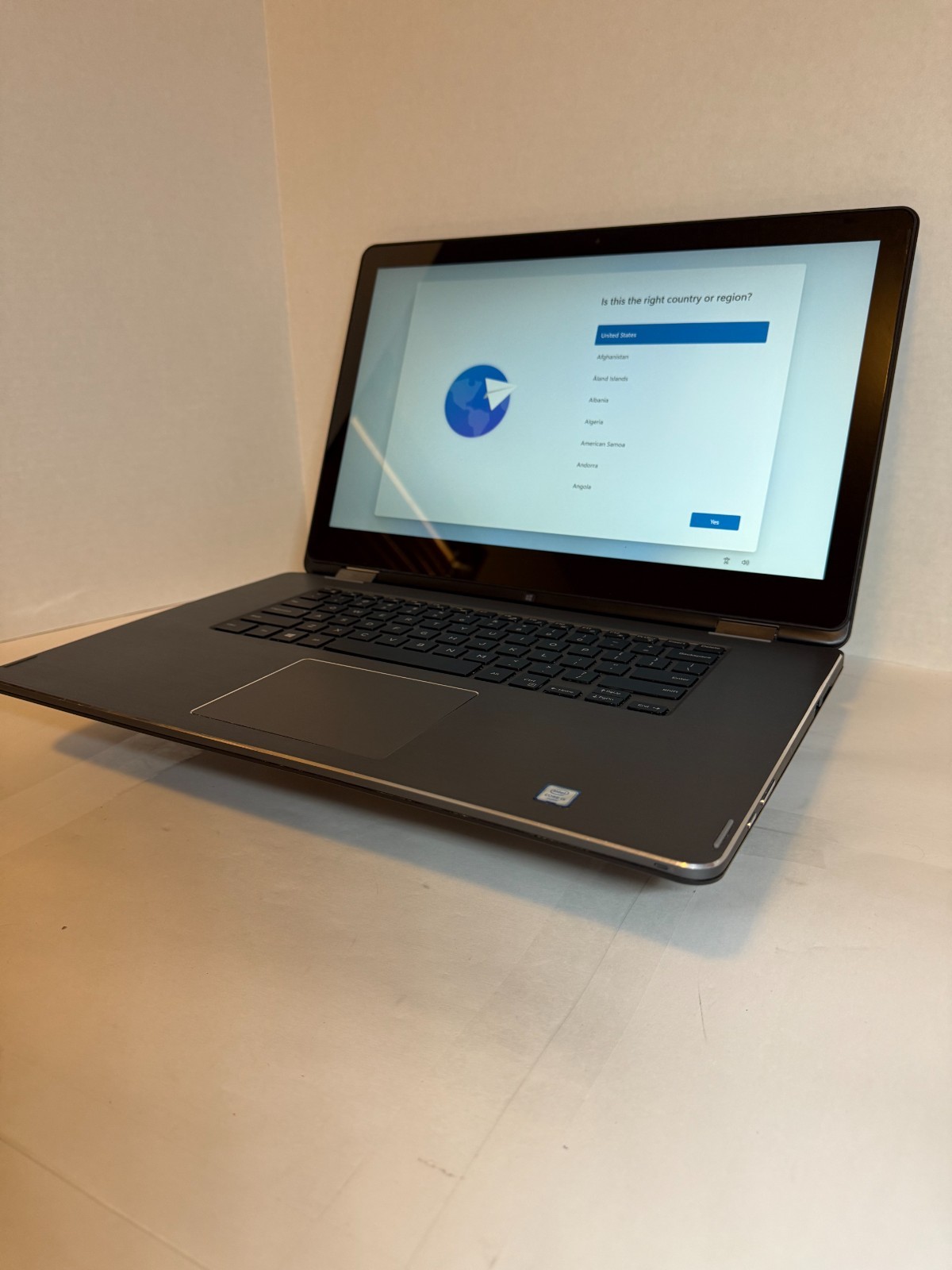 Dell Inspiron 15-7568 15.6″ 2in1 Intel i5-6200U 8GB Ram 500GB HDD Windows 11