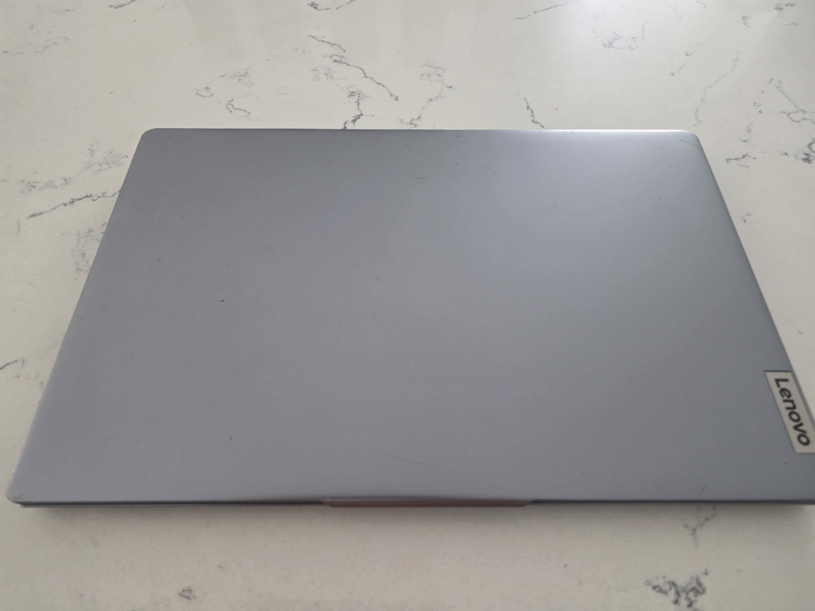 Lenovo IdeaPad Slim 3 15ABR8 15.6″ (1TB SSD, 16GB, AMD Ryzen 5 7730U