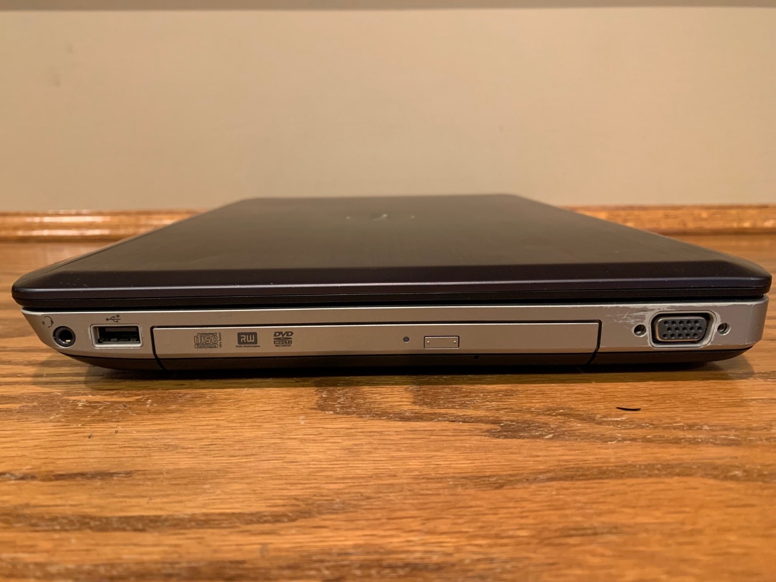 Dell Latitude 5420 14 In Core i5-2520M 2.50 GHz 8 GB RAM Laptop with Pro2x Dock