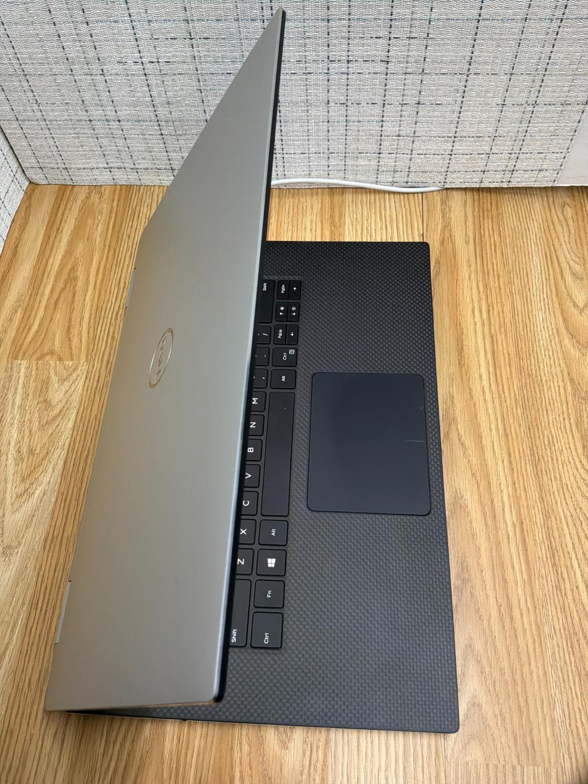Dell XPS 15 9575 2-in-1 i7-8705G 16GB 256GB SSD Radeon RX Vega M 4GB Touch