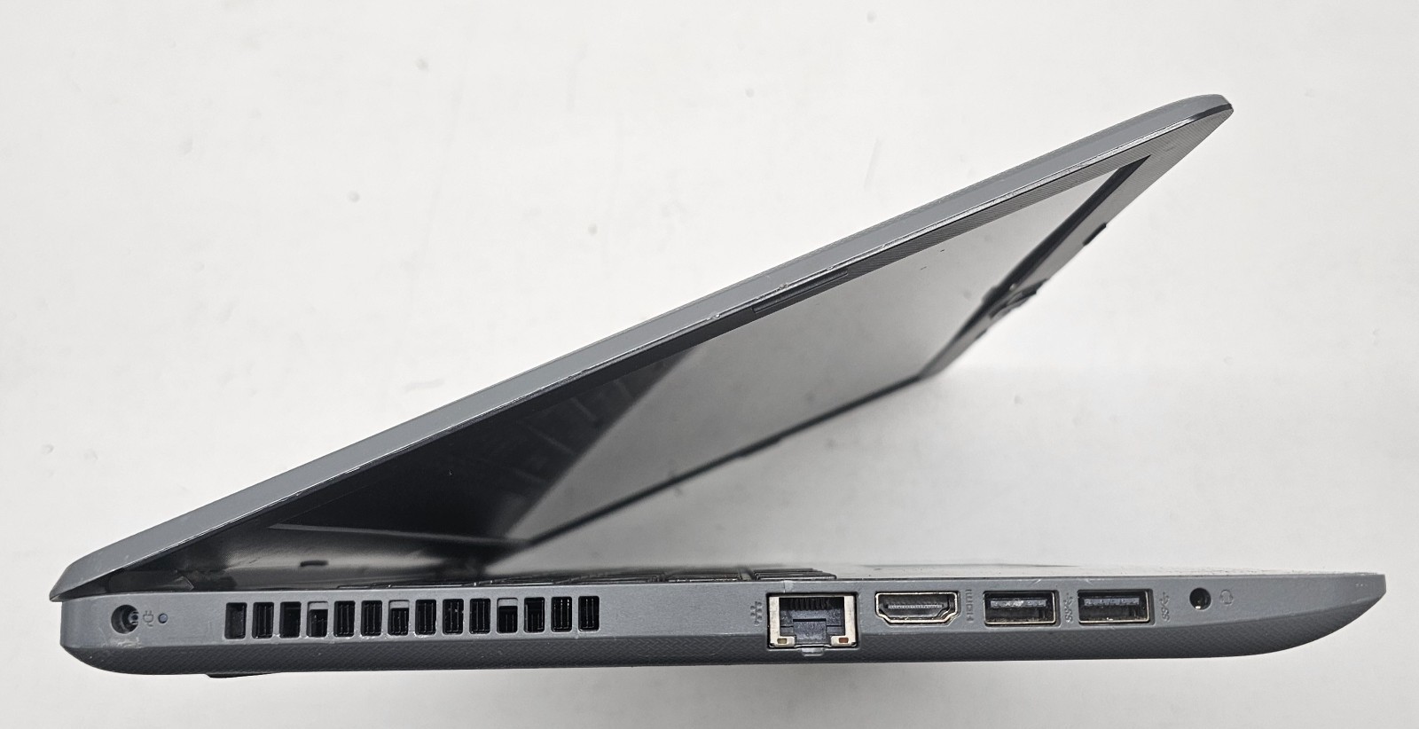 HP Laptop 15-bw018ca 15.6″ AMD A9-9420 8GB Ram NO HD/OS/BATT (FL)