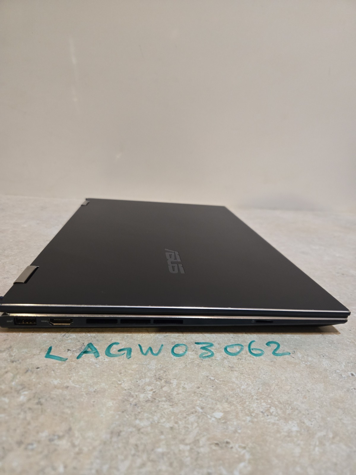 Asus Zenbook 15.4″ Laptop – 512GB SSD – intel i7 – 16GB Ram – Model Q529Z