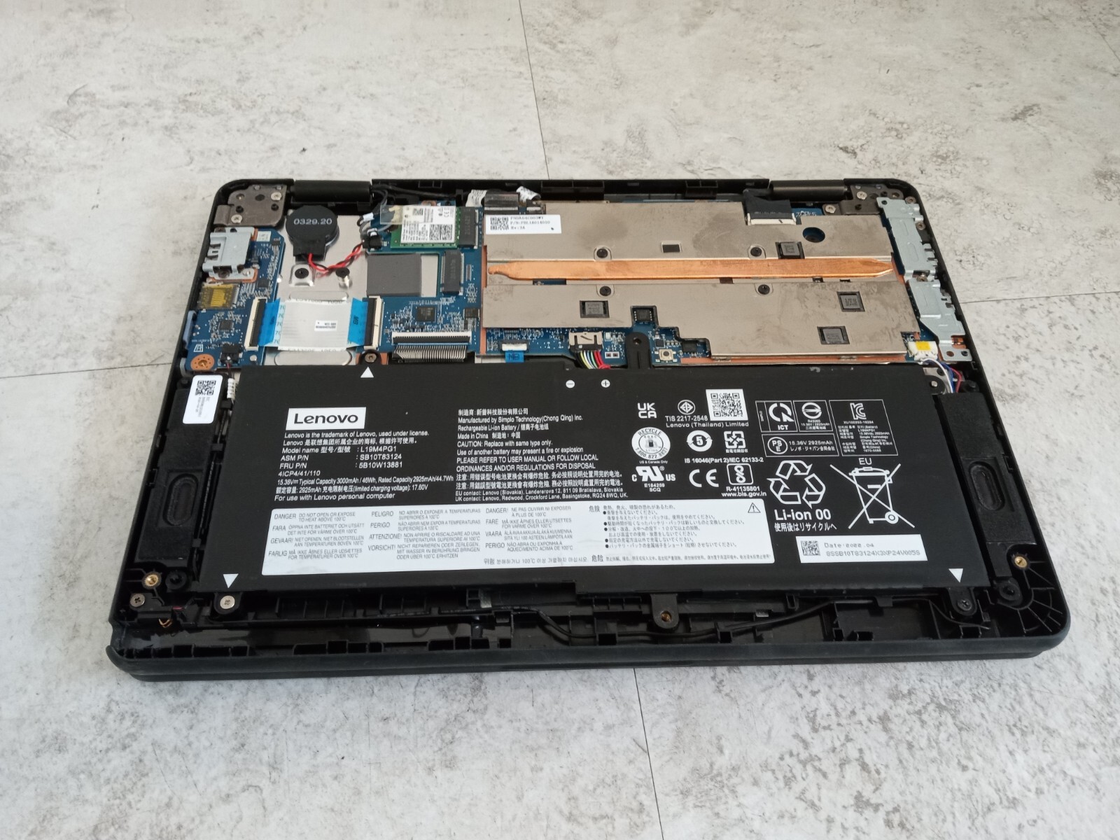 Lenovo ThinkPad Yoga 11e G6 2in1 Laptop Intel Core m3 8GB RAM – POWER DEAD -RR