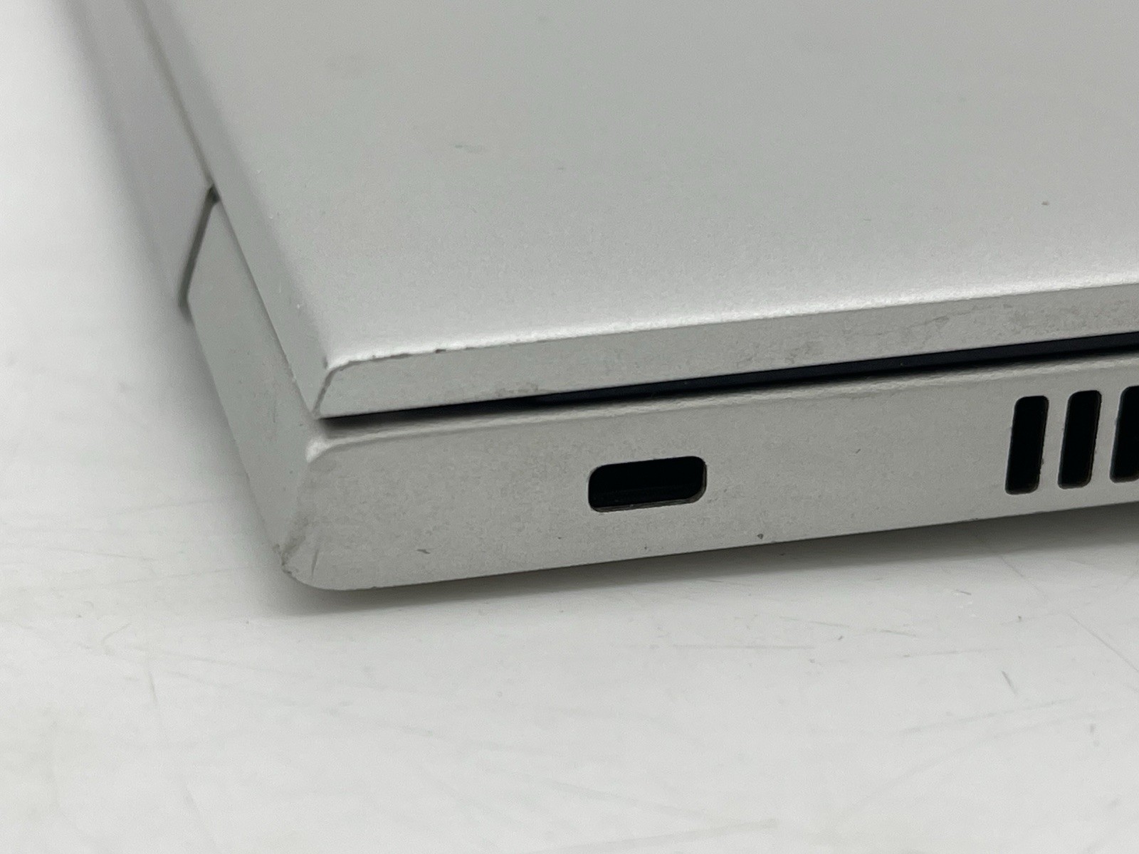 HP EliteBook 850 G5 15.6″ Laptop w/ i7-8550U 1.8GHz CPU 16GB RAM No SSD