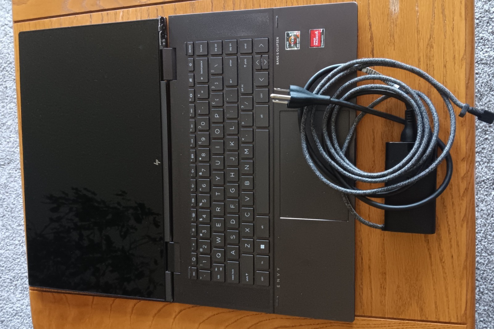 HP ENVY x360 15-ey0013dx 15.6″ Ryzen 5 5625U 8GB RAM 256GB SSD – Broken Hinge