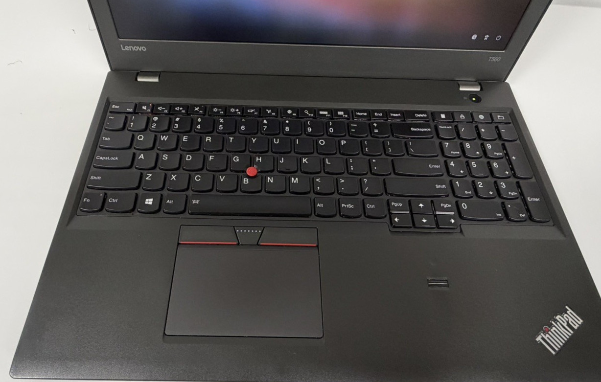Lenovo ThinkPad T560 i7-6600U 16GB RAM 256GB SSD 15.6″ FHD Windows 11 Pro