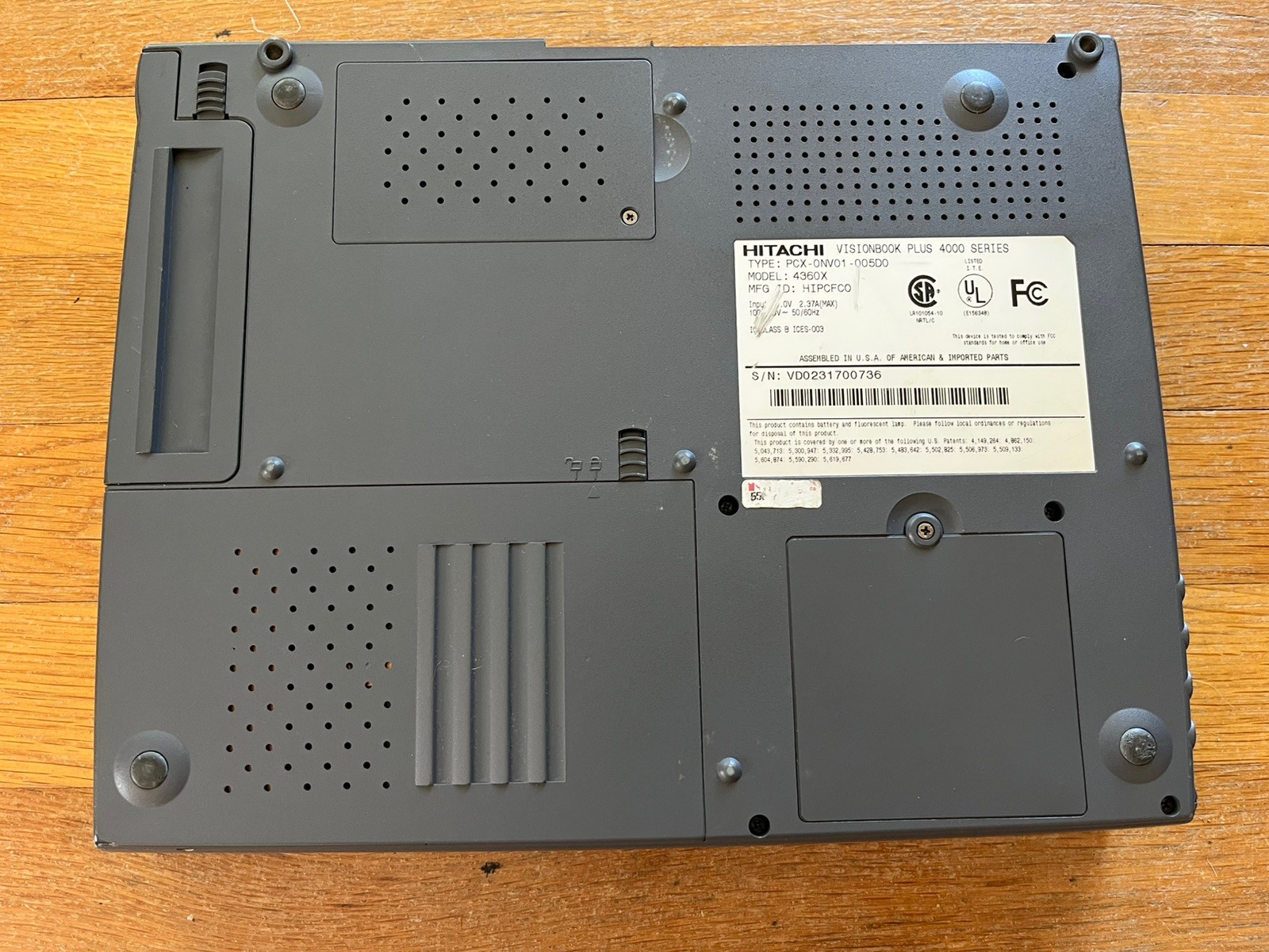 Vintage Hitachi VisionBook Laptop Plus 4000 series Model # 4360X