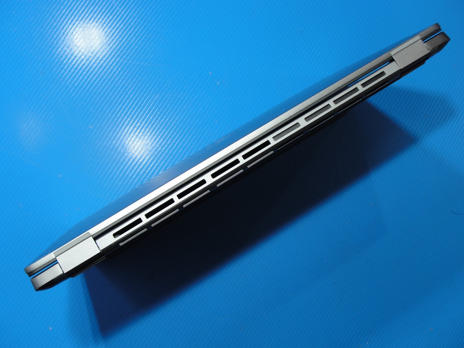 Dell Latitude 7640 16″WUXGA Core i7-1365U 32GB RAM 512GB SSD +Charger War 11/26