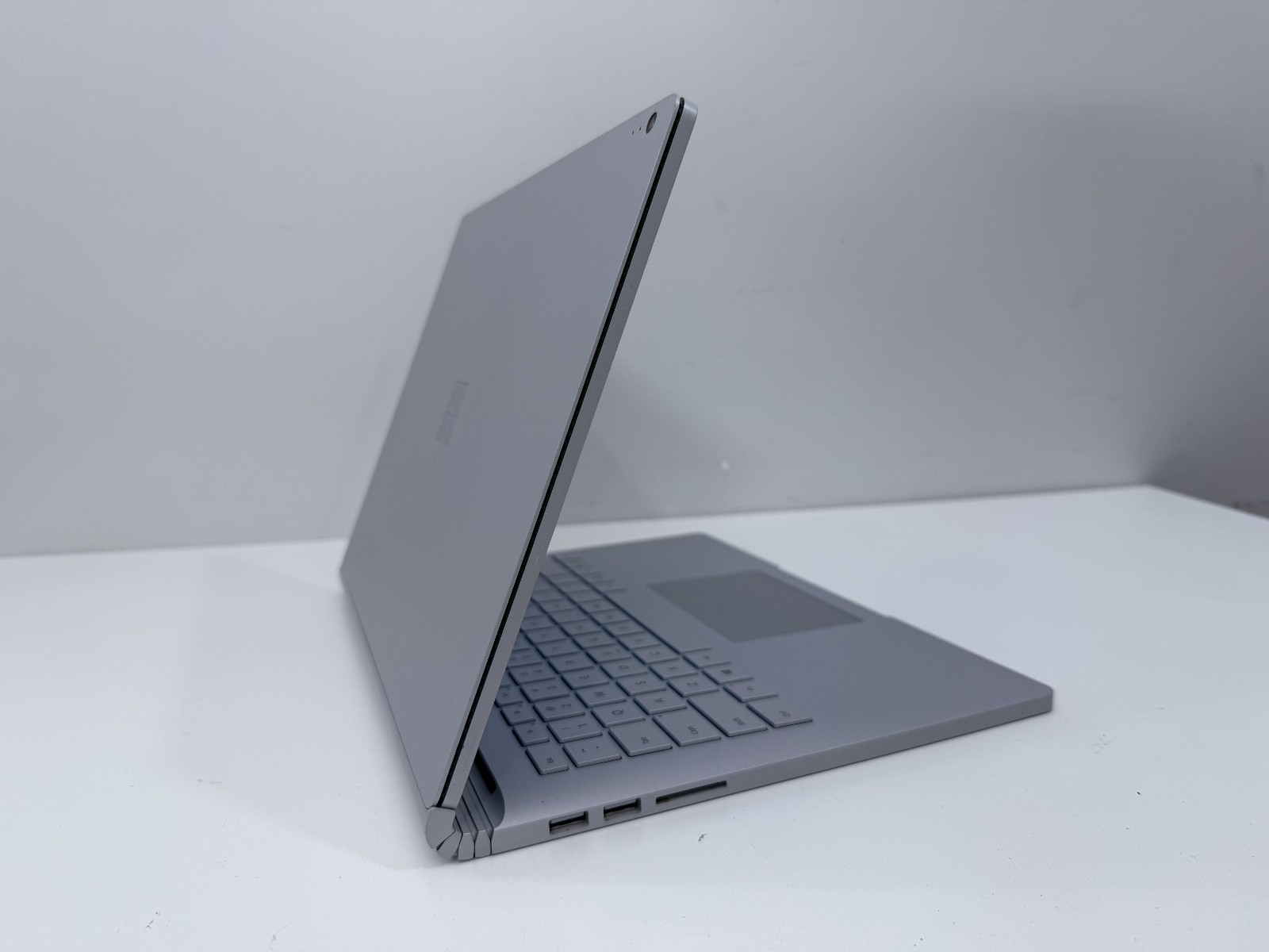 Microsoft Surface Book 2 i7-8650U 16 GB RAM 512 GB Win 10 Pro GeForce GTX 1050 2