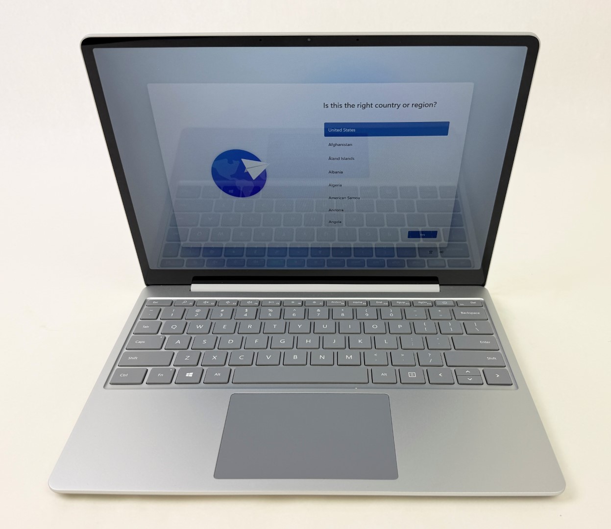 Microsoft Surface Laptop Go 1943 12.4″ Touch i5-1035G1 8GB 128GB W11H – Read
