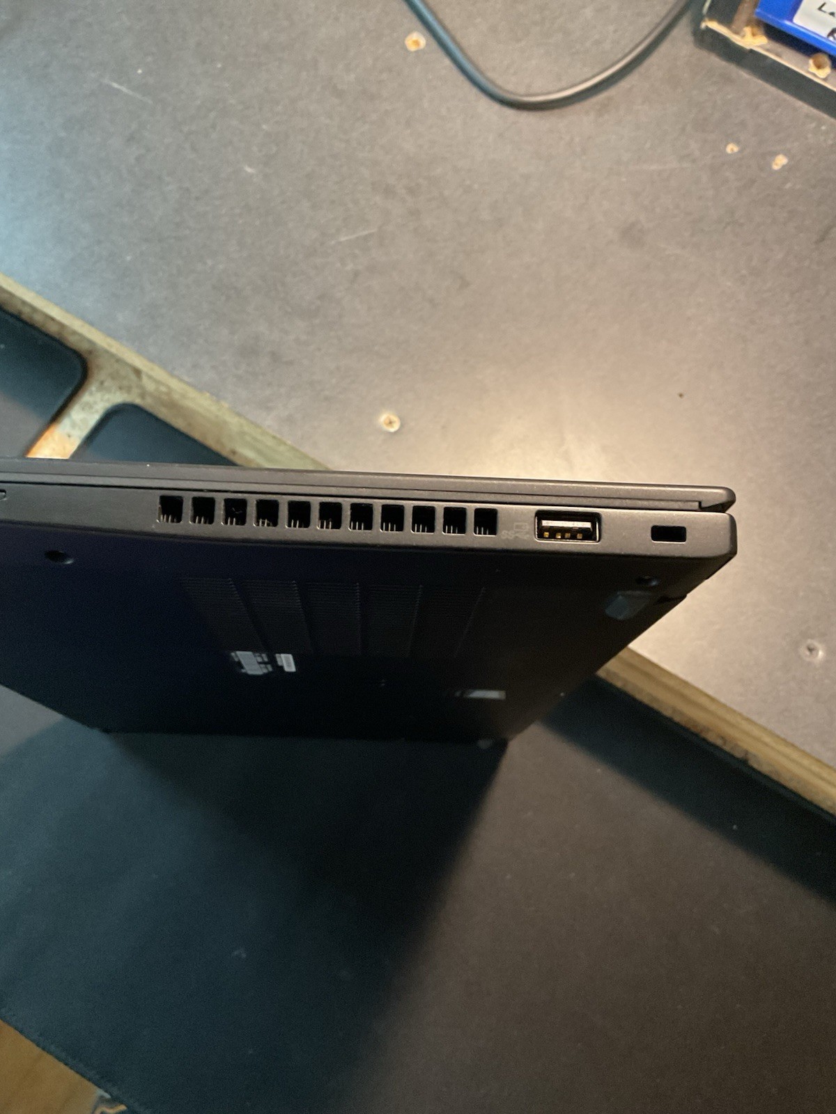 lenovo thinkpad t490s i7-8665u 16gb Ram No SSD #500