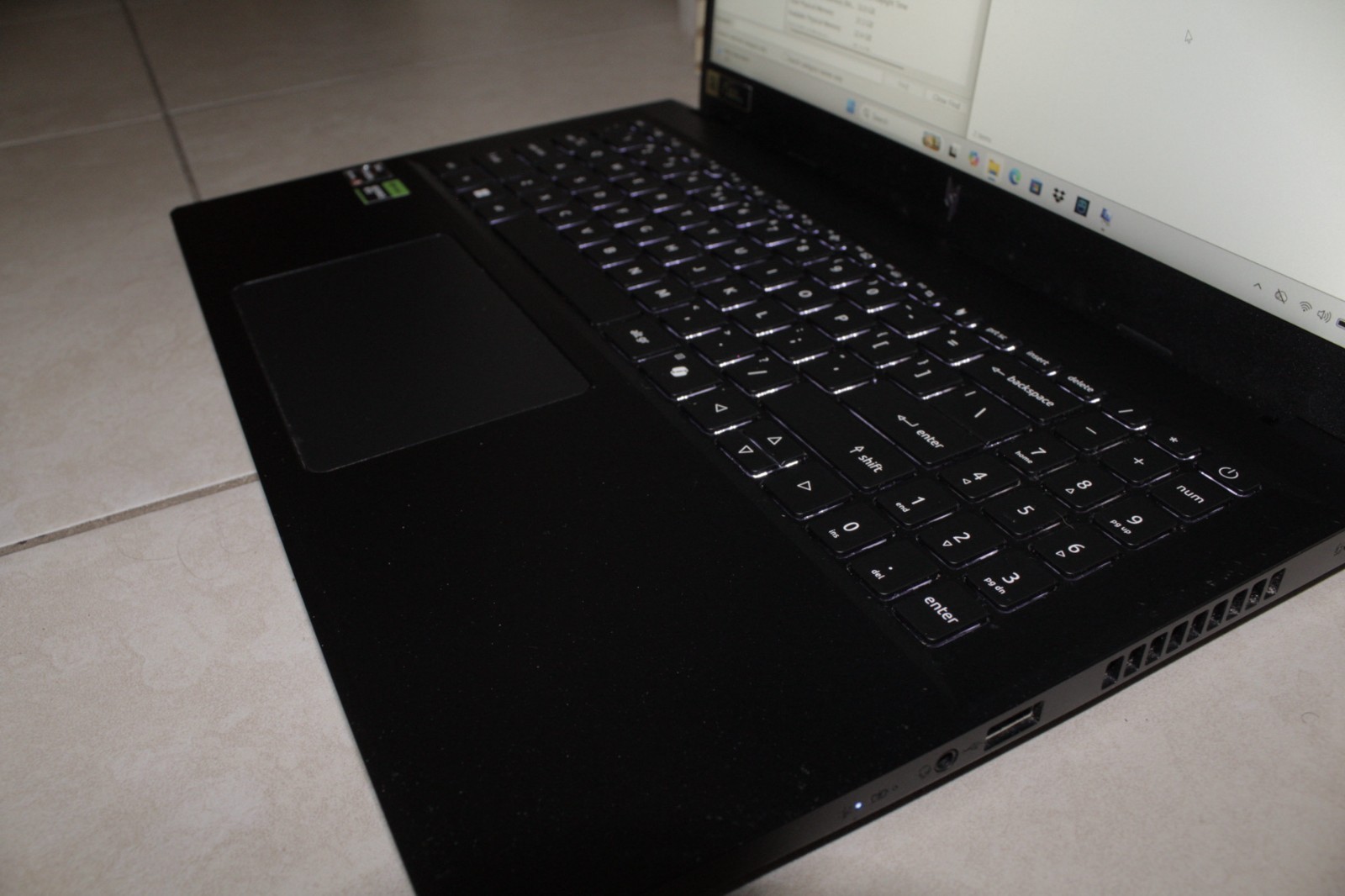 Acer Nitro V 15 Gaming Laptop AMD Ryzen 5 7535HS 32GB RAM RTX 4050
