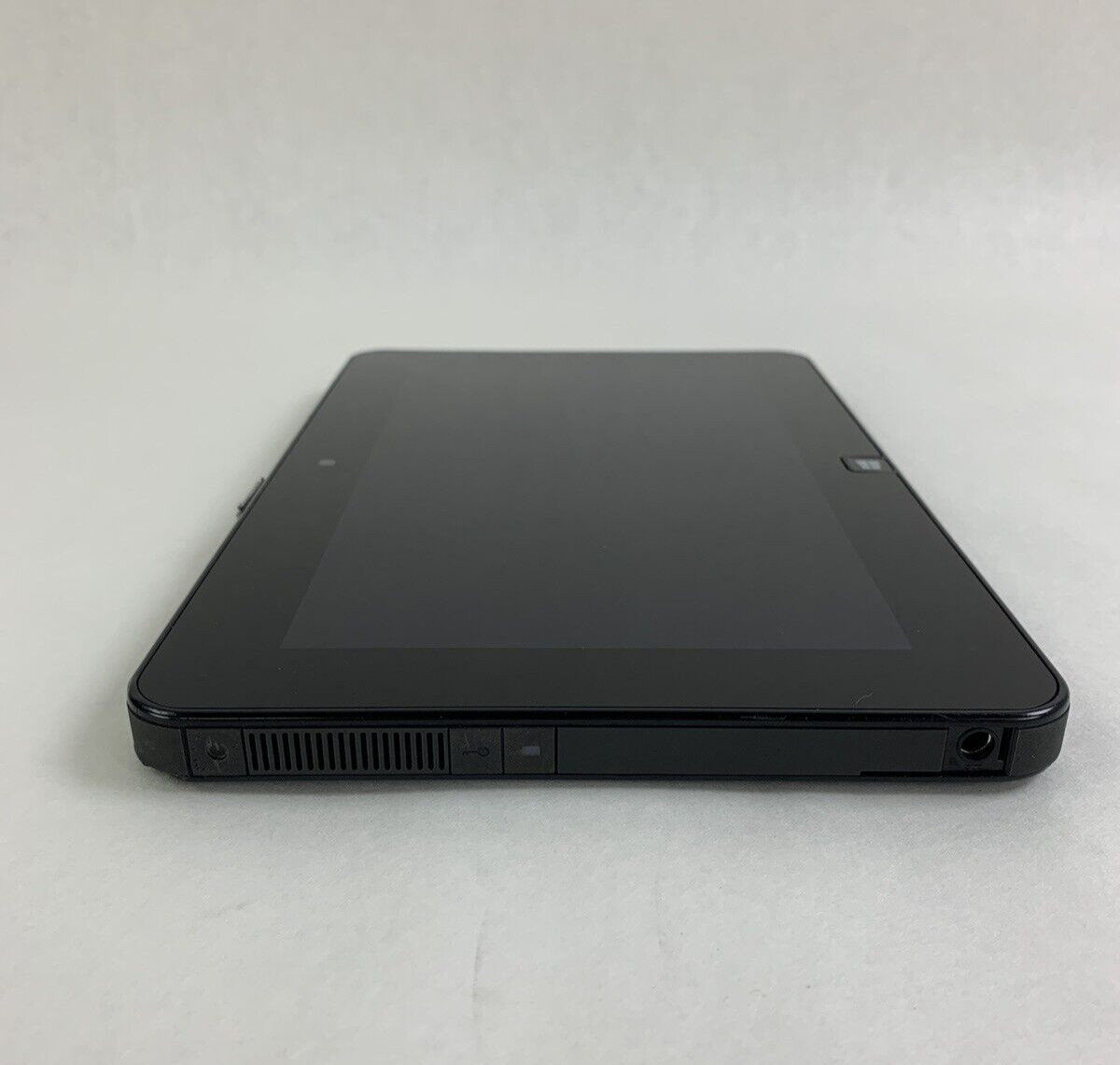 Motion CL920 Tablet PC Pentium N3540 2 GB Ram No HDD, OS, Battery Corner Bent