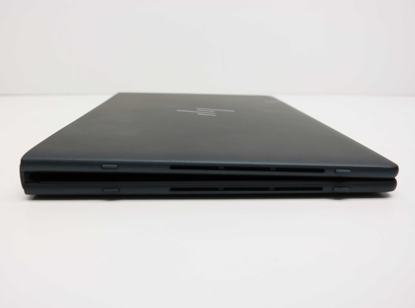 HP Spectre 3-in-1 17″ Foldable Laptop Core i7-1250U 16GB 1TB