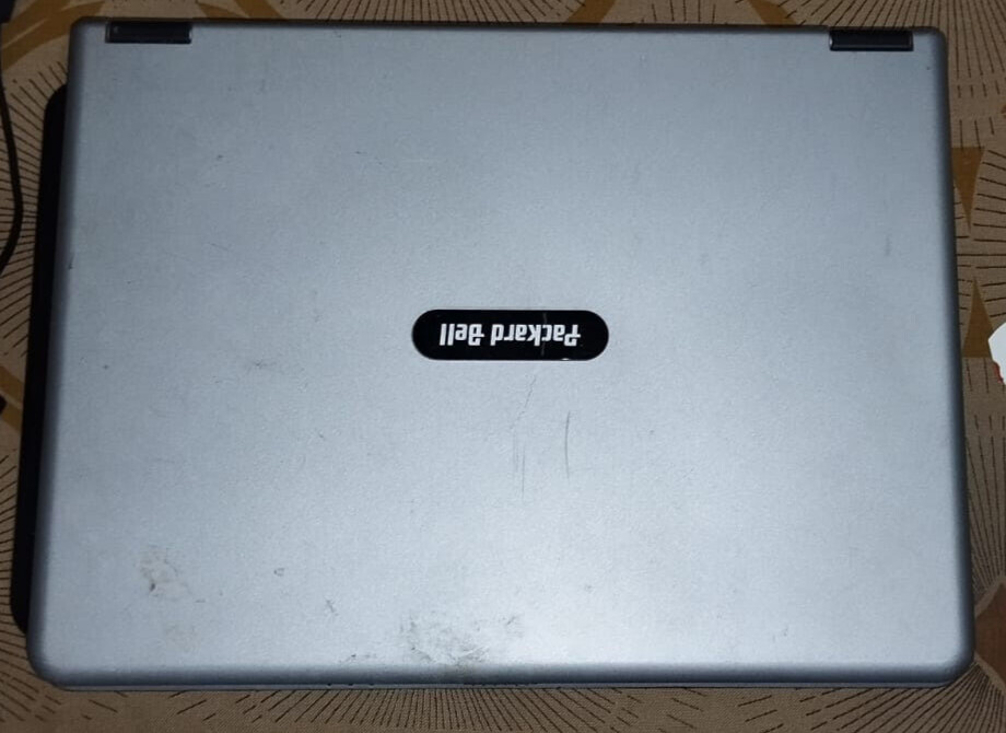 PC Retro – Packard Bell – Easy Note – Model Argo C -HD80GB 1GB RAM -for Parts