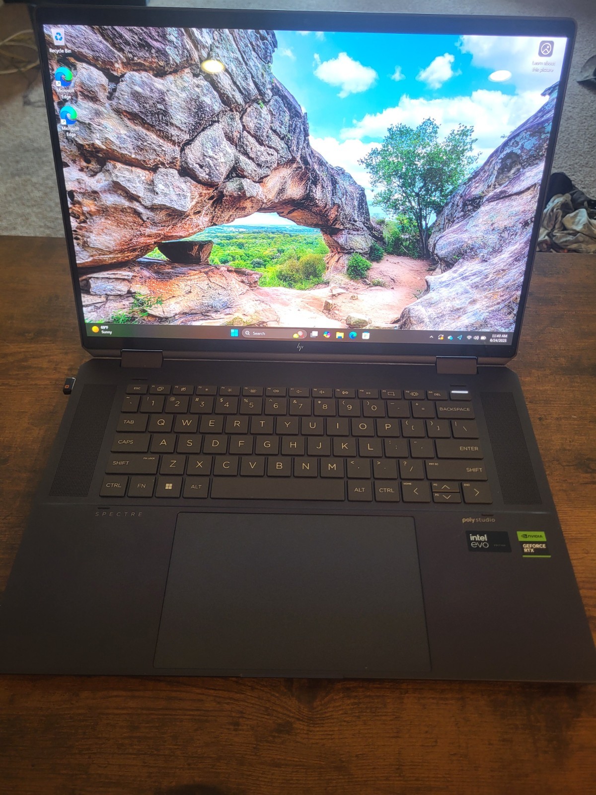 HP Spectre x360 2-in-1 16″ OLED Touch 3.8GHz Ultra 7 155H/32GB /1TB SSD/RTX 4050