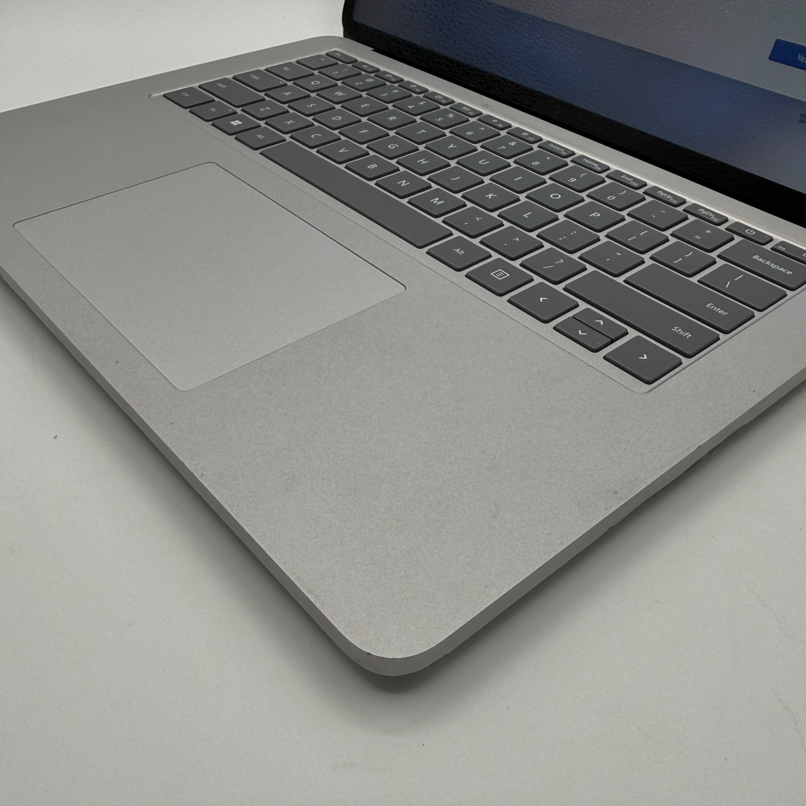 Microsoft Surface Laptop Studio 1964 14.4″ i7-11370H RTX 3050 Ti 16GB RAM 512GB