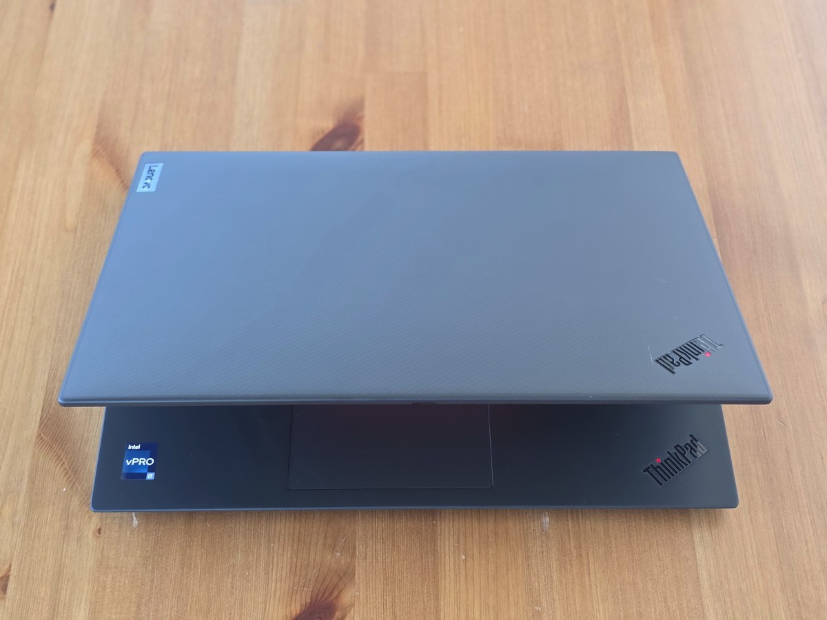 Lenovo ThinkPad P1 Gen 6 i7-13800H 16″ 3840×2400 4K OLED NVIDIA RTX 2000 Ada PS