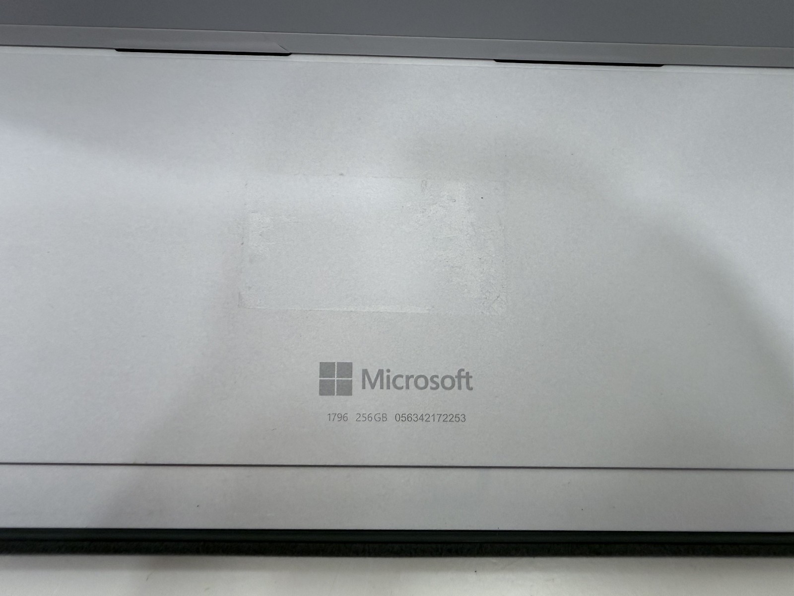 Microsoft Surface Pro 5 i7-7660U CPU @ 2.50GHz8 GB RAM 256 GB Win 10 Pro KB issu