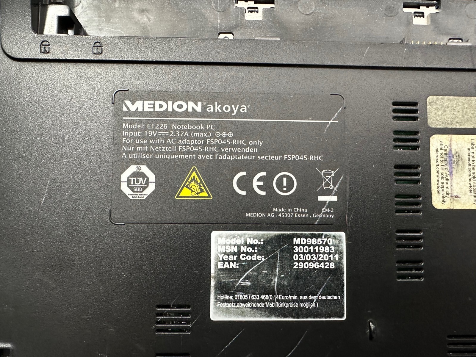 Medion Akoya E1226 (MD 98570) Intel Aton 1.66 GHz 250 GB HDD 1 GB RAM Used