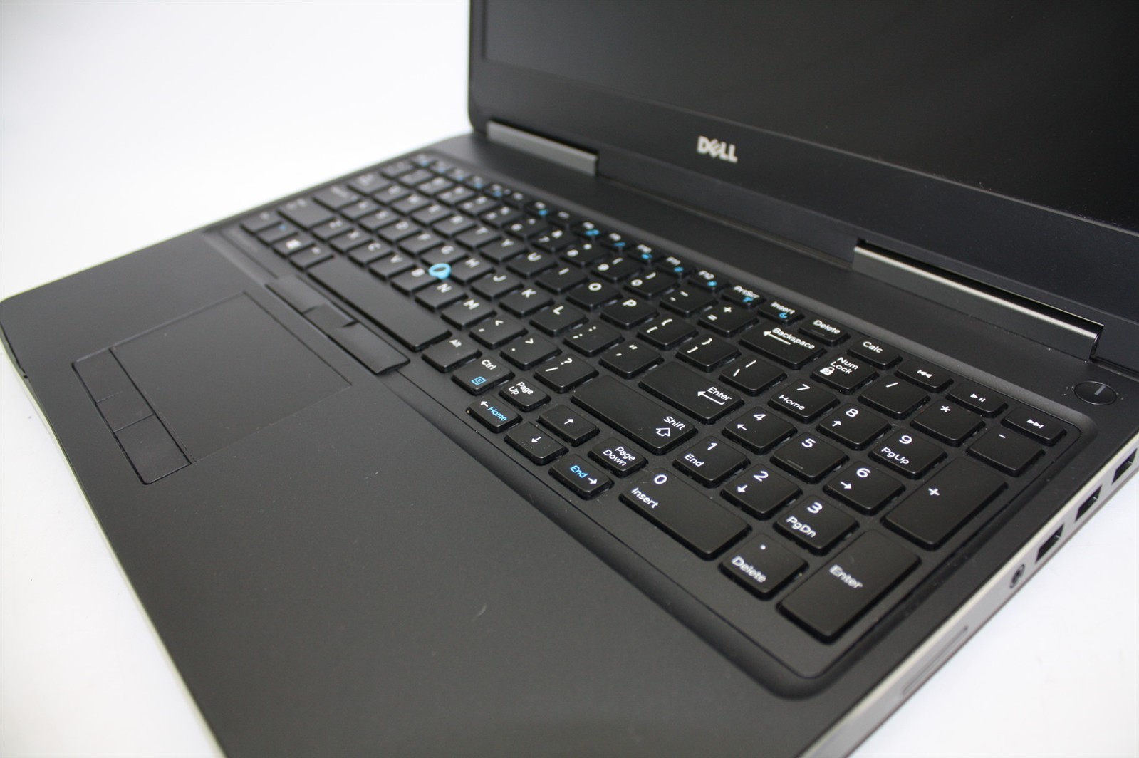 15.6″Dell Precision 7510 Xeon E3-1535M 2.90GHz RAM 16GB SSD 256GB/Camera issue
