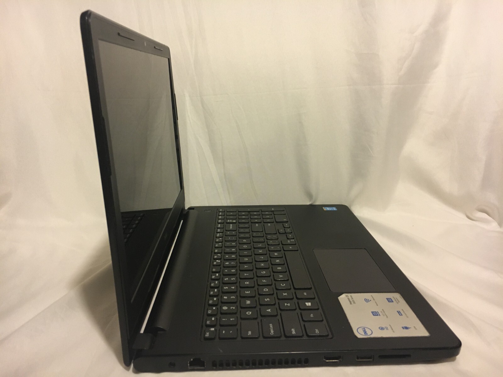 Dell inspron 15 3000 series laptop computer Core i3-5015U