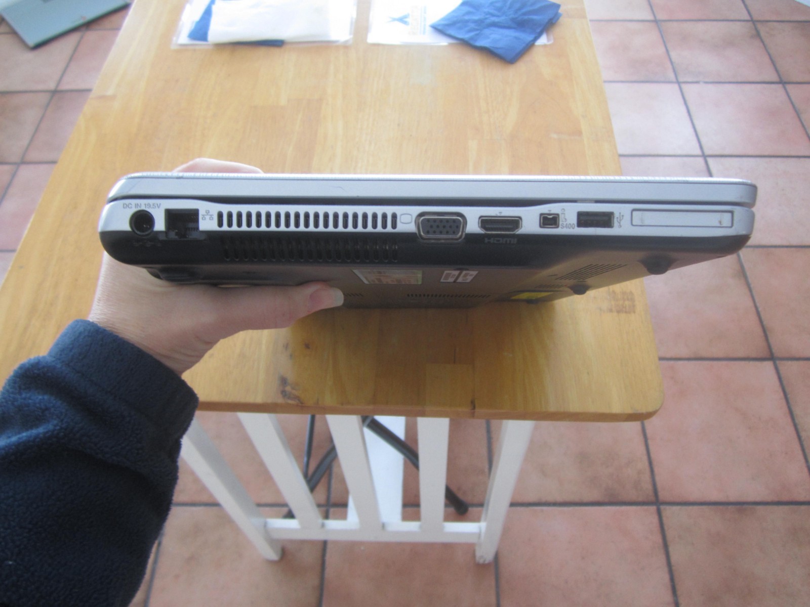SONY VAIO PCG-7184L Laptop 2.2GHz 4GBRAM 120GBHD SCREEN INTACT NoPwrCord – WORKS