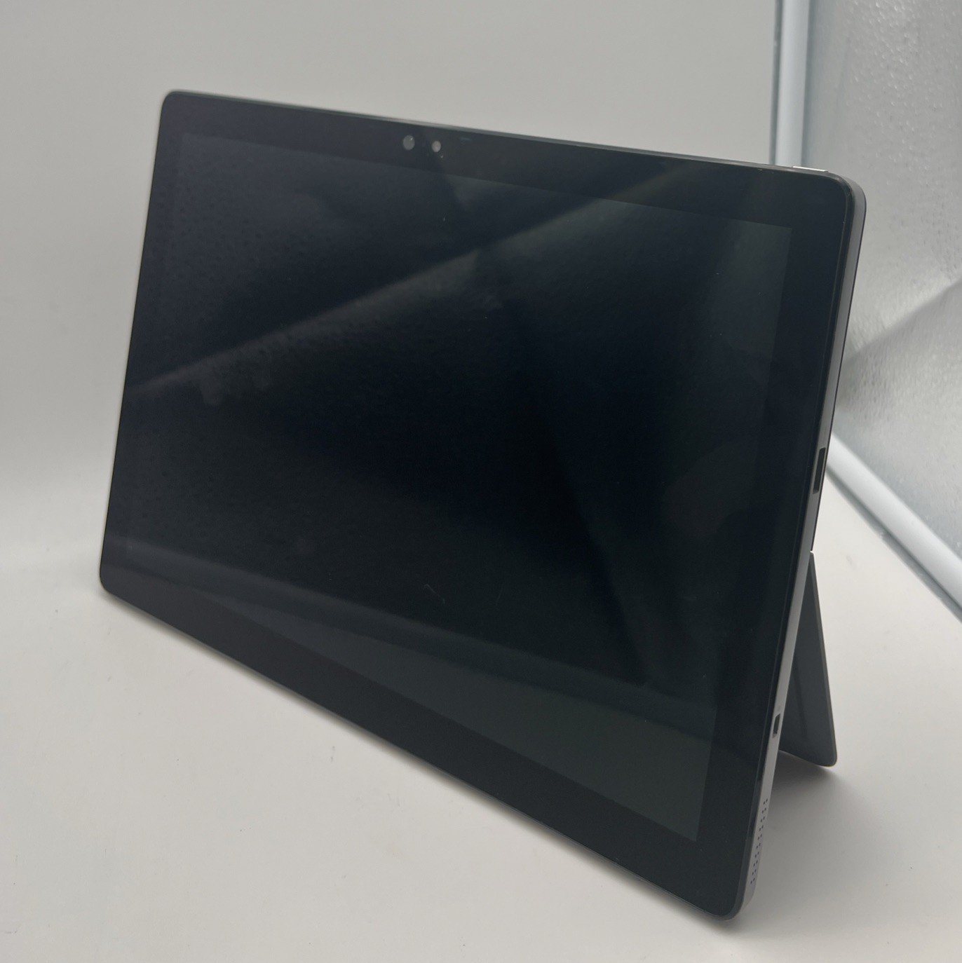 DELL LATITUDE 7200 2-IN-1 i5-8365U @ 1.60GHz, 16GB RAM, NO HDD/OS C3/F3