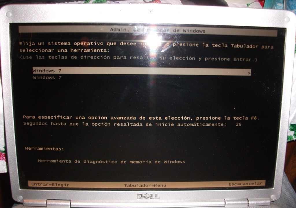 DELL Inspiron 1525 Laptop Boots To Windows 7; Comes with Charger; 2GB RAM, T3200