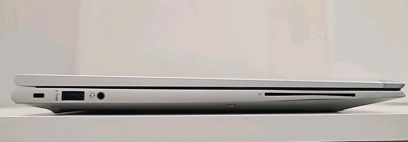 HP Elitebook 850 G8 15.6″ Silver FHD 2.4 GHz i5-1135G7 16GB 512GB NVMe