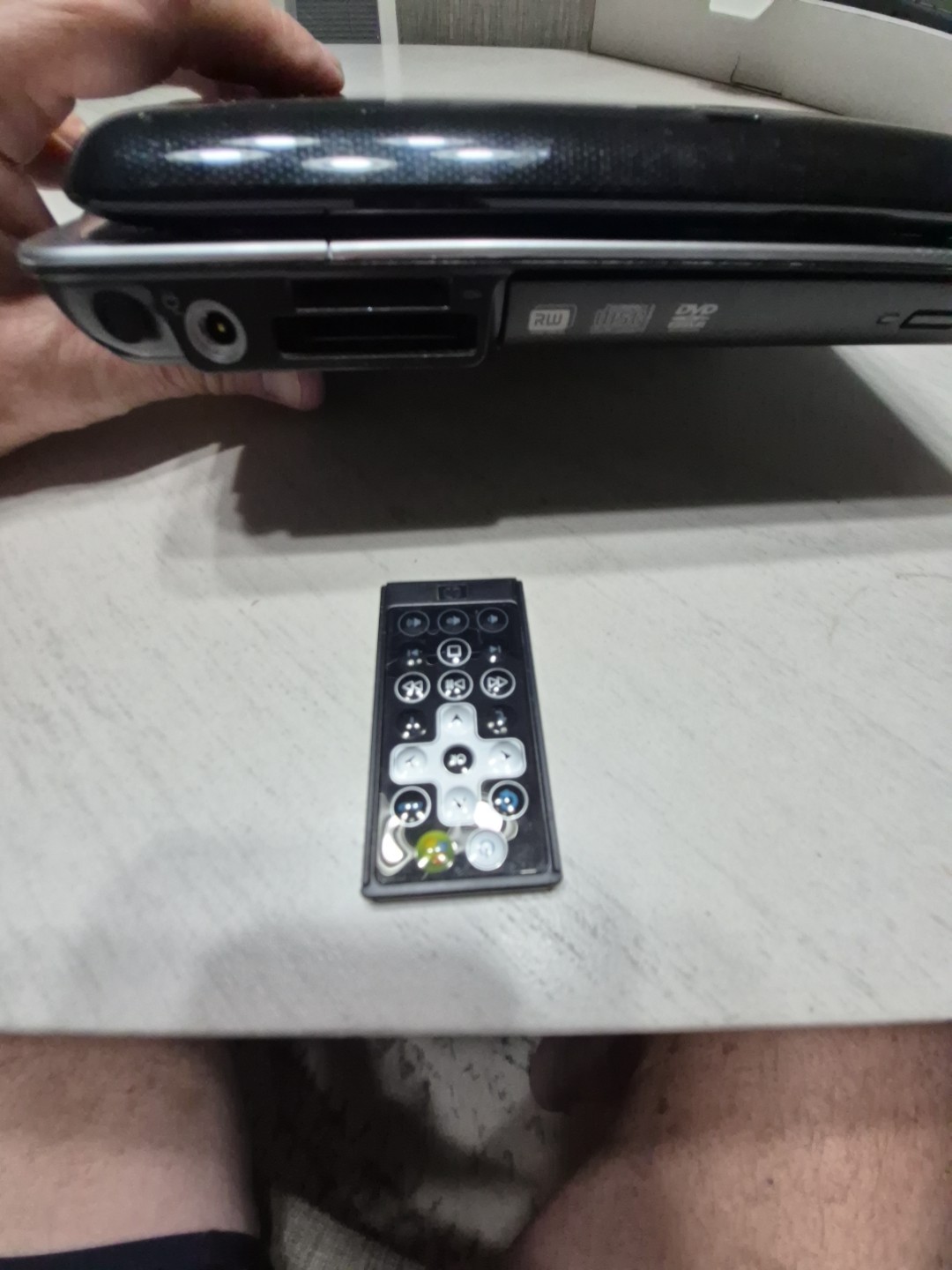 HP Pavilion 2000 *TURNS ON For A Second No Cord